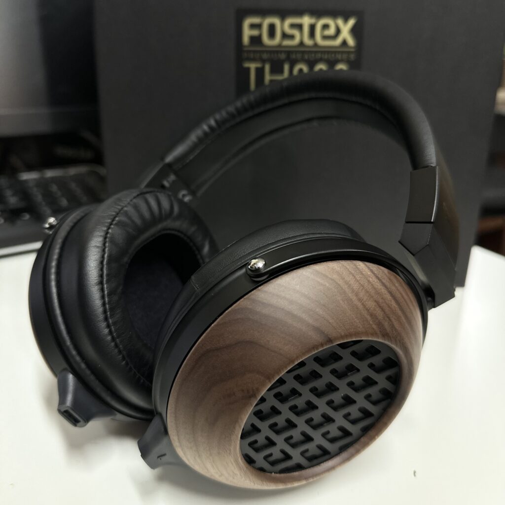 Fostex TH808 Premium Headphones Review