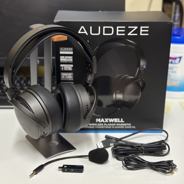 Audeze Maxwell Box Contents